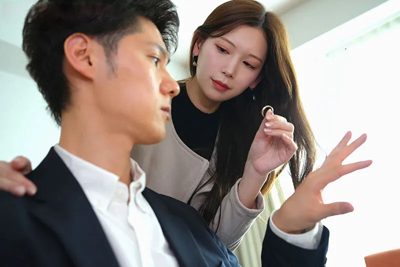 Cô vợ đi đi giã ngoại, ông chồng ở nhà bị nhỏ em người vợ gạ xxx không trượt phát nào